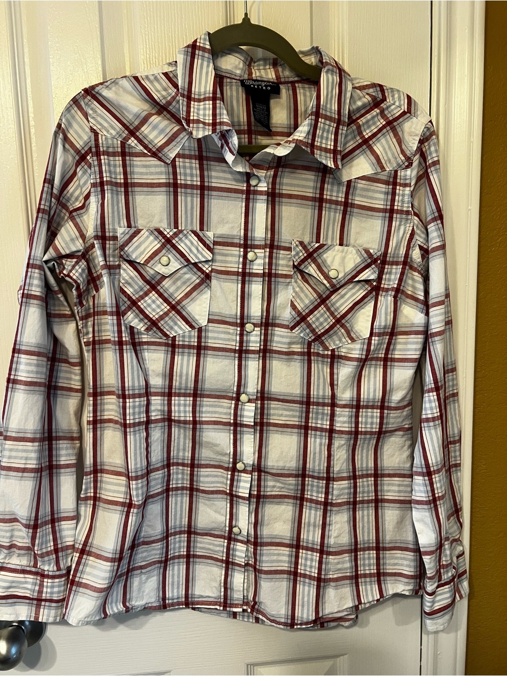 Wrangler Retro White & Red Plaid Long-Sleeve Button-Down Pearl Snap, Size M